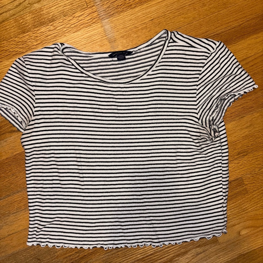 American Eagle Outfitters Black and White Striped Cropped Tee, Size S